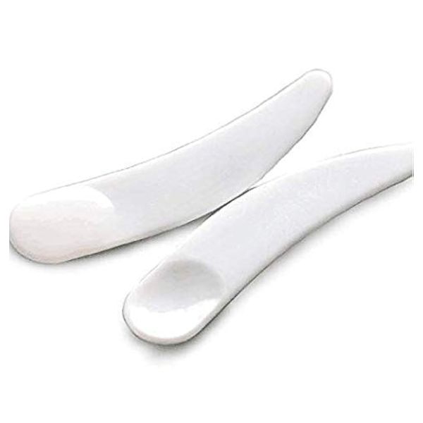 DNHCLL 100PCS Disposable Mini Curved Cosmetic Spatula Scoop Makeup Mask Spatula Plastic Spoon,Small Makeup Scoop for Mixing and Sampling.