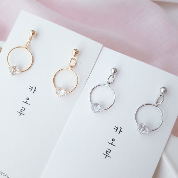 Simple and elegant circle crystal titanium pin earrings gold silver