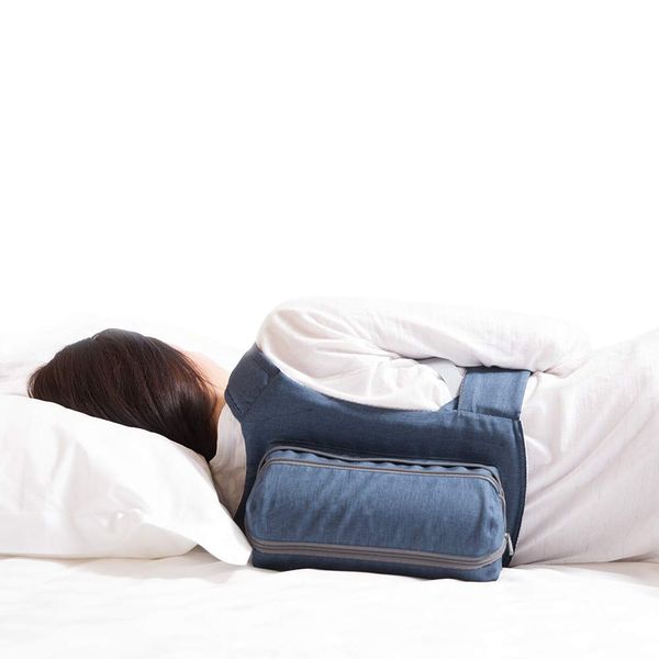 WoodyKnows 2021 is an improved addition to the traditional side sleeping backpack.Velcro straps and improved zippers help you breathe while you sleep and reduce snoring caused by your sleeping posture.This product can be inflated and folded to carry (pill