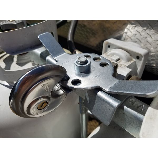 FQQF Propane Tank Lock Bracket (1/2" Thread) - Silver - Industrial - Garage