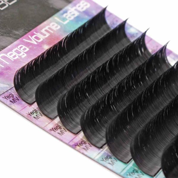 Mega Volume Lashes (Vegan) | 0.07 C+ 17mm