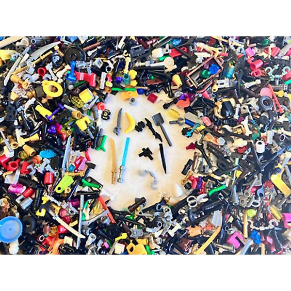 20-Piece Minifigure Accessory Pack (Food, Weapons & Tools) – Authentic LEGO®
