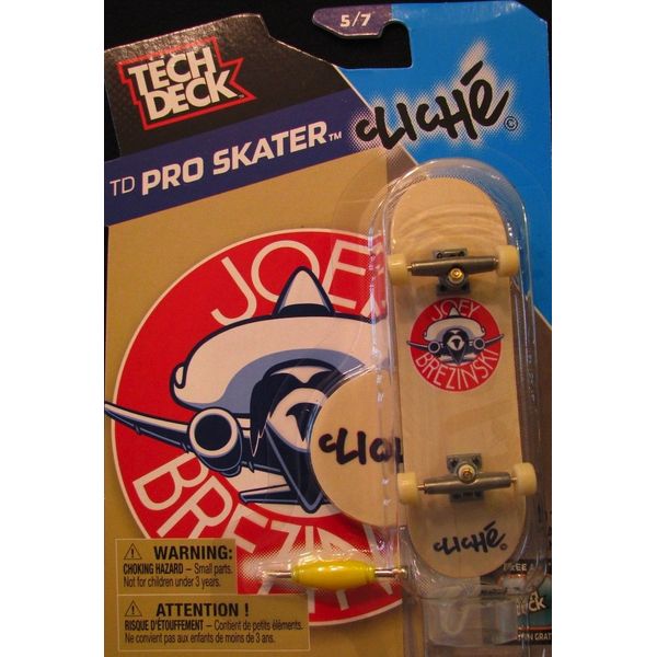 Spin Master TECH DECK TD Pro Skater Cliché Joey Brezinski 5/7 Finger board Display Stand