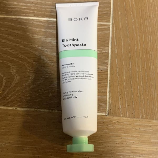 Boka Ela Mint Toothpaste for Sensitive Teeth and Whitening  Flouride Free, 4 Oz