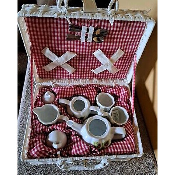 Delton Childrens Porcelain Ladybug Tea Party Set With White Picnic Basket READ