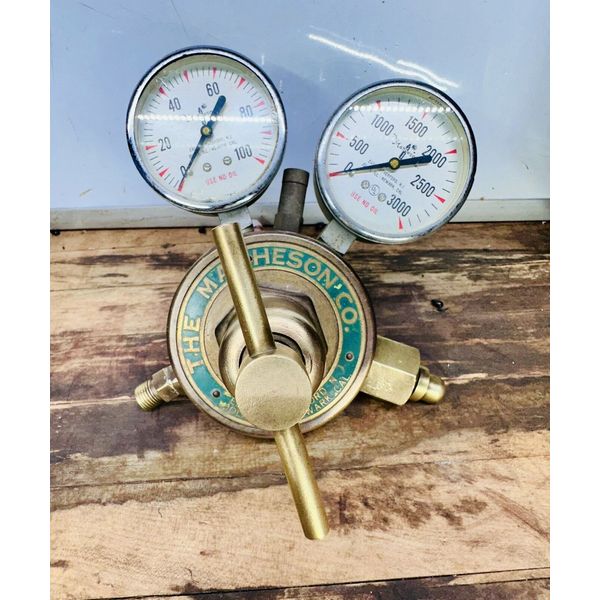 Vtg The MATHESON  CO. Oxygen Pressure Regulator & Gauges EAST RUTHERFORD N.J