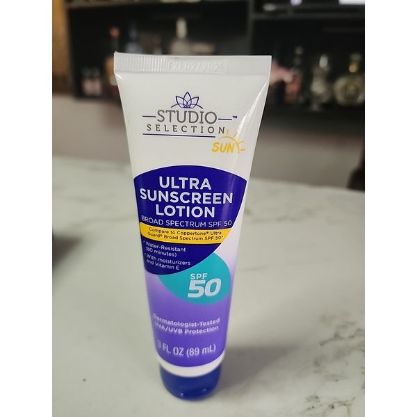 Ultra Sunscreen Lotion SPF-50 Protection  Studio Selection 