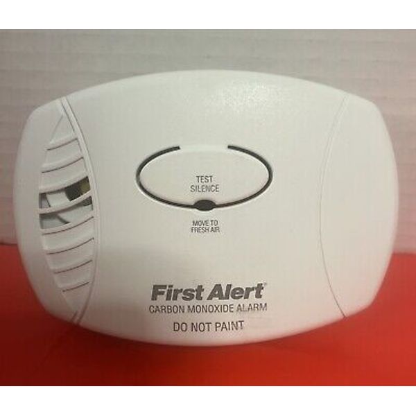 First Alert CO600 Plug-In Carbon Monoxide Alarm