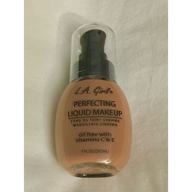 L.A. Girl Perfecting Liquid- LM964 Mocha -Oil Free with Vitamins C & E