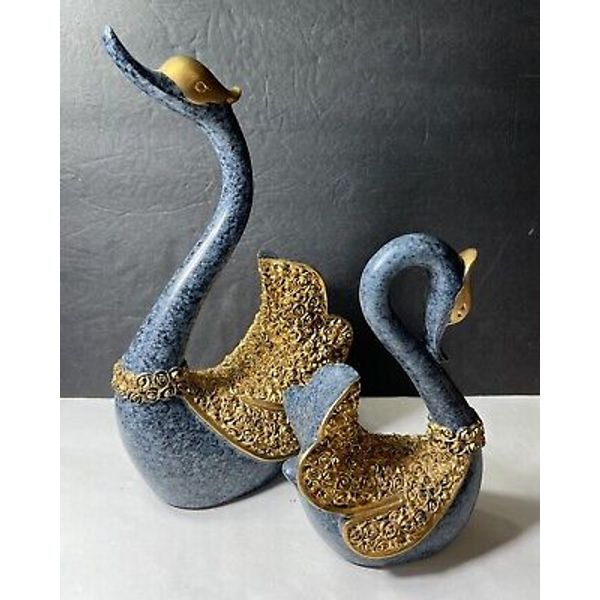 Resin Couple Swan Figurines Home Decoration Wedding Gifts Wine Cabinet Display