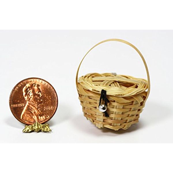 International Miniatures Dollhouse Miniature Picnic Basket with Lid