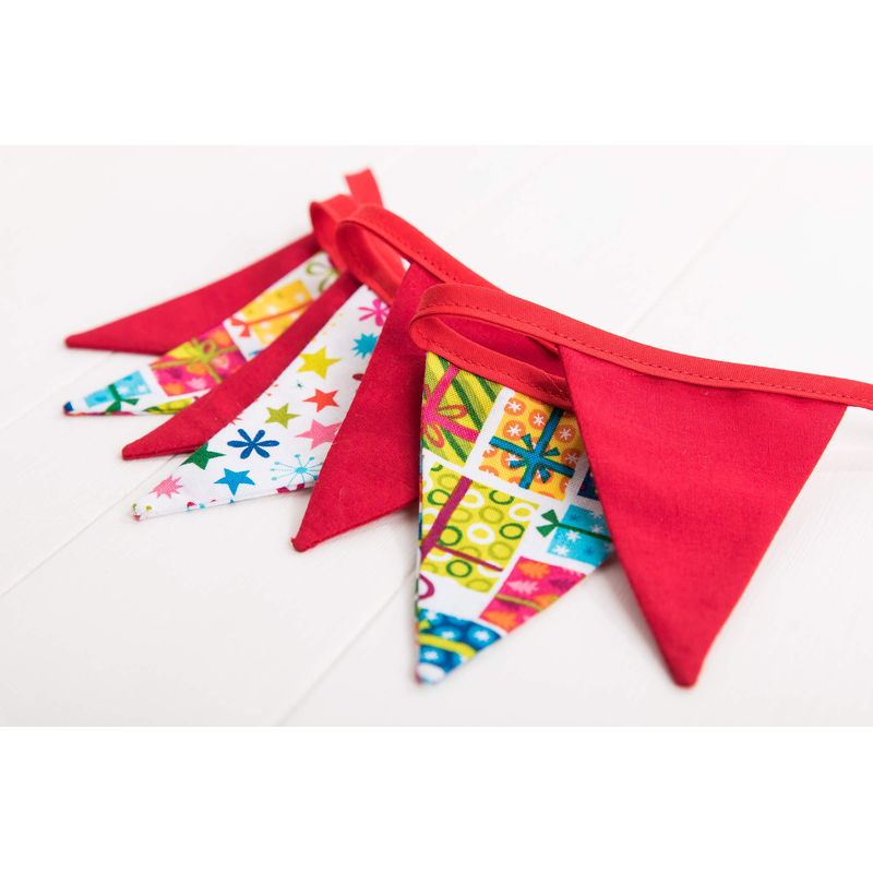 MICRO Christmas Bunting. Mix of presents, stars and red flags.Great ...