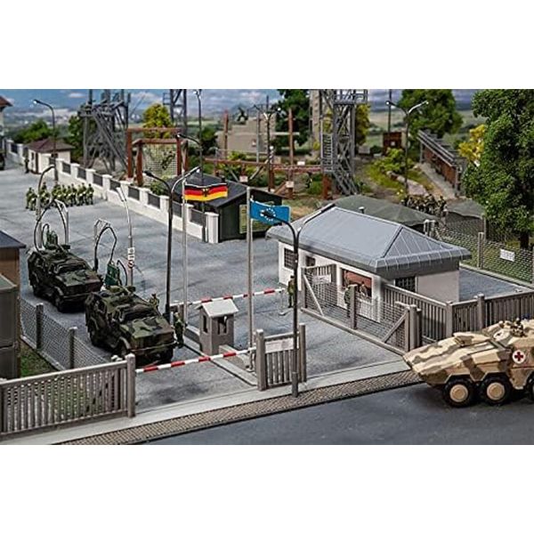 Faller 144102 Guard Building with Picking Tree