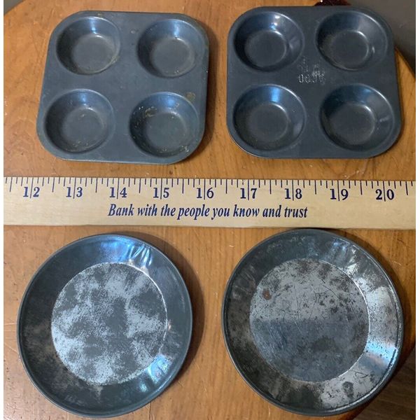 Antique Childs Toy Cookware 1940’s 2 Muffin Pans 2 Pie Pans Pre Owned