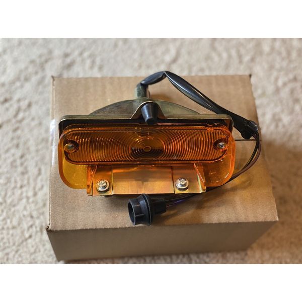1965 CHEVELLE MALIBU Parking Light Lamp Assembly Amber RH