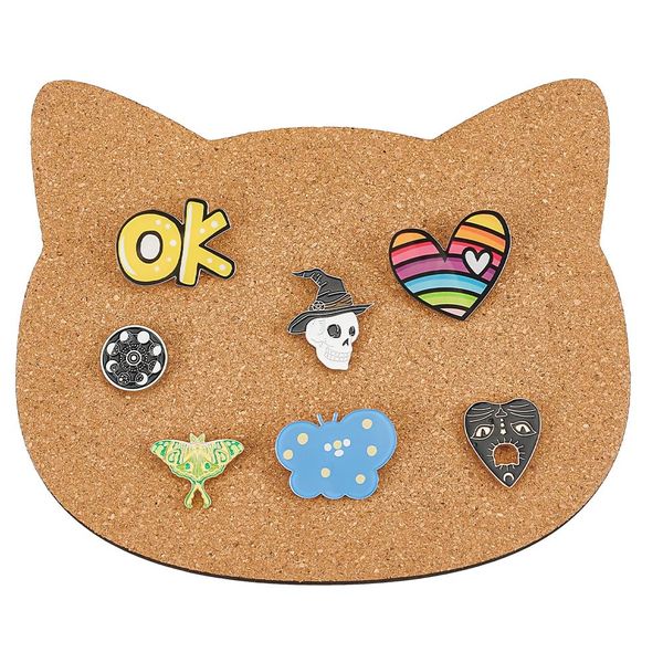 BENECREAT 1pcs Pinboard Cork Board Cat Shape Cork Bulletin Board 17x19.8x1cm for Brooch Pin Storage Wall Cork Board Message Photo Wall Home Office Decoration