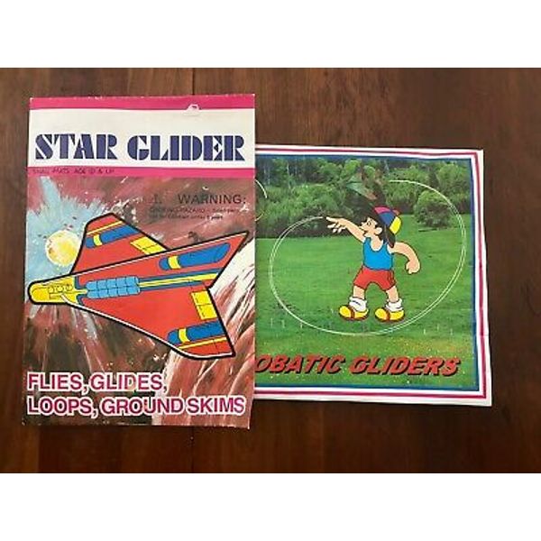 Lot Of  2 Vintage Foam Star Glider Airplane Flying Toys 🚀 3 Different Styles