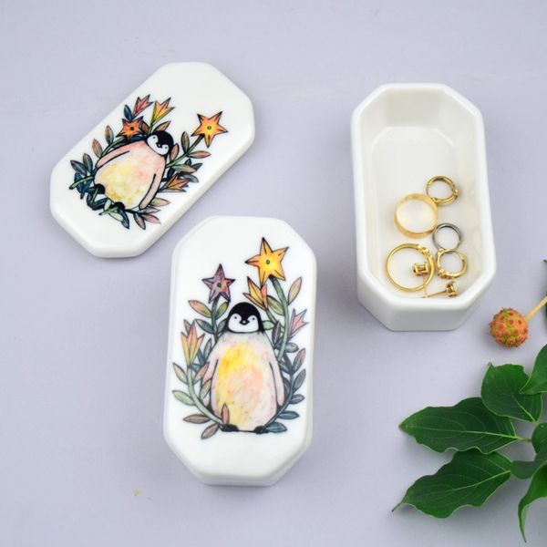 Hand-painted baby penguin accessory storage box, ring box