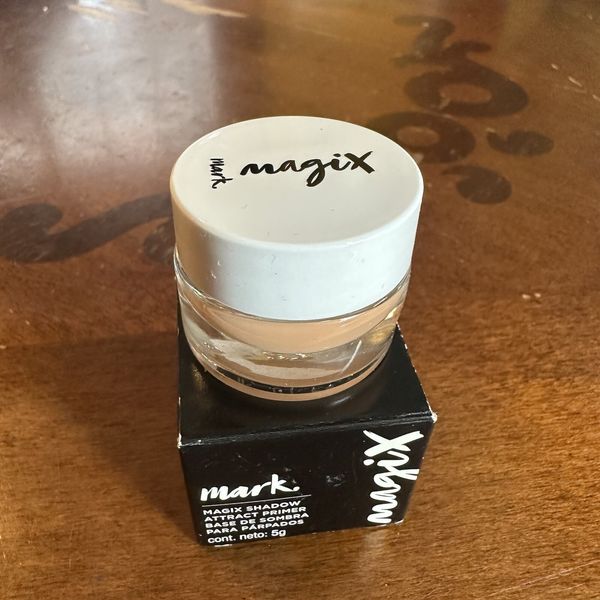 Avon Mark Magix Eye Primer Warm Beige Eyeshadow Makeup