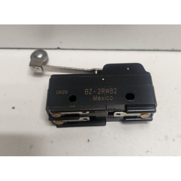NEW NO BOX! MICRO-SWITCH 15A 480V ROLLER LEVER LIMIT SWITCH BZ-2RW82