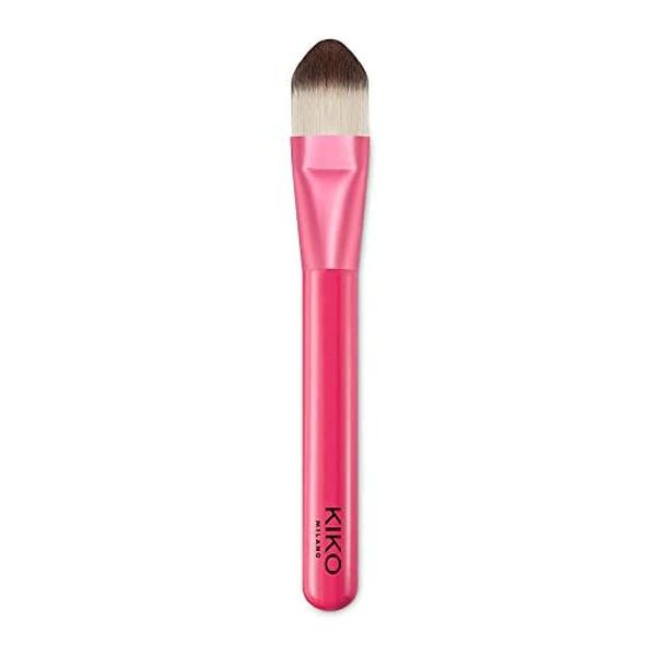 KIKO Milano Smart Foundation Brush 101 | Flat brush with synthetic fibres, for applying fluid or cream foundation