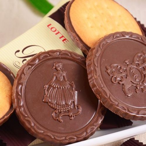 Binch Lotte Cookies 204g (Box of 2) - Delicious Chocolate Biscuits with Rich Creamy Filling.