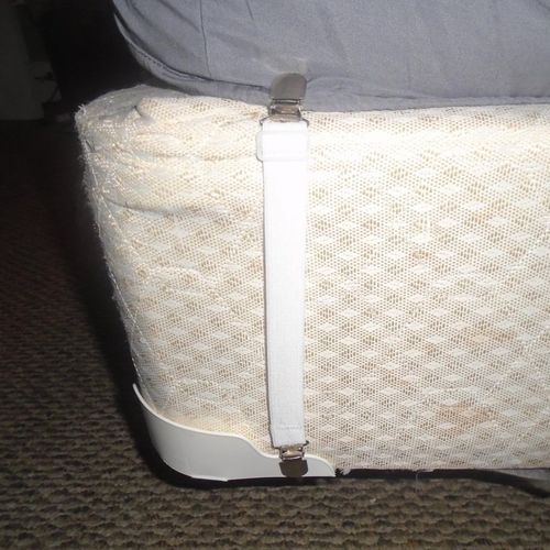 BBDOU Bed Sheet Clips Straps Sheet Holder Mattress Clips, 4 Pcs Adjustable Elastic Bed Sheet Grippers Straps Suspender Fasteners Holder