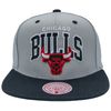 Mitchell & Ness Team Arch NBA Snapback - Chicago Bulls, Grey/Black