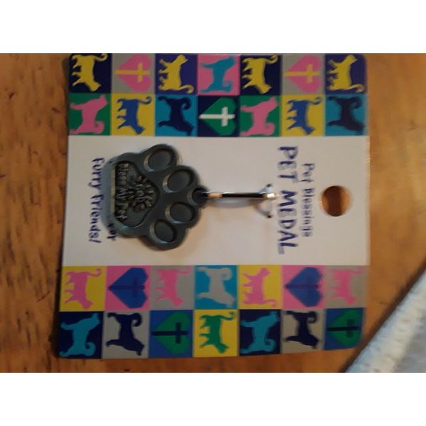 PET MEDAL  Paw Shaped