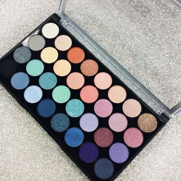 City Color Cosmetics 32 Shade Eye Shadow Fearless Palette 53-HITOP New