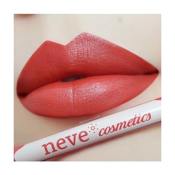 Neve Cosmetics Pastello Labbra dal colore pieno e coprente | Flashback