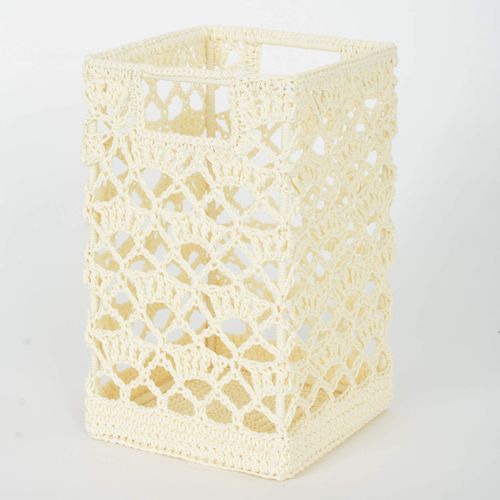 Heritage Lace Mode Crochet 9"x5.5"x5.5" Wire Frame Basket, Cream