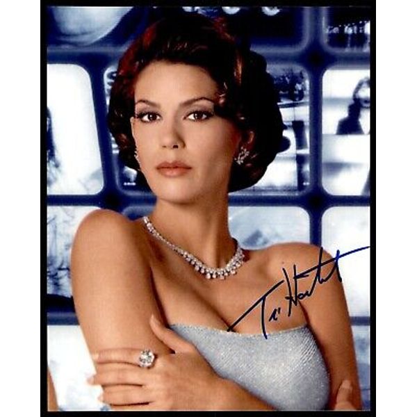 Teri Hatcher 8" x 10" Photograph Signed Autograph (no COA)