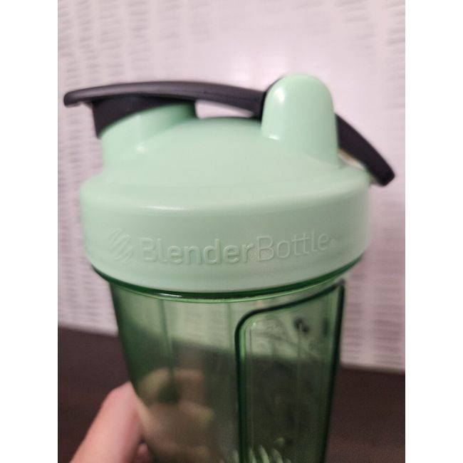 Blender Bottle Star Wars Pro Series 28 oz. Shaker Mixer Cup with Loop Top 