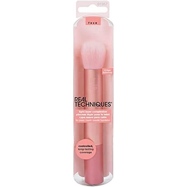 Real Techniques Light Layer Complexion Face Brush for Foundation and Powder