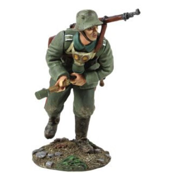W. Britain 23055 1916-18 German Infantry Pulling Grenade Primer