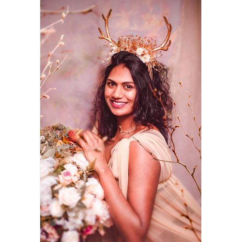 MOSTORY Handmade Gold Flower Antler Headband - Woodland Forest Deer Horns Hairband Floral Reindeer Headpiece for Women Girls Renaissance Halloween Cosplay Party Photo Shoot