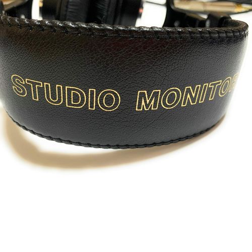 SONY MDR-CD900ST Sealed Studio Monitor Headphones