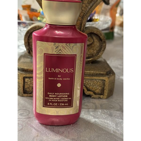 Bath & Body Works- Luminous Ultimate Hydration Body Lotion- Full Size New