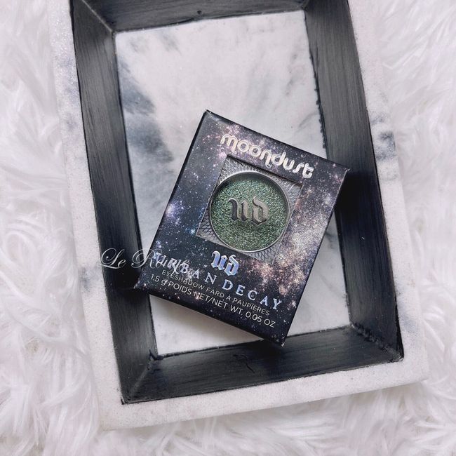 Urban Decay Single Eyeshadow Moondust - Zodiac (green olive glitter) full size