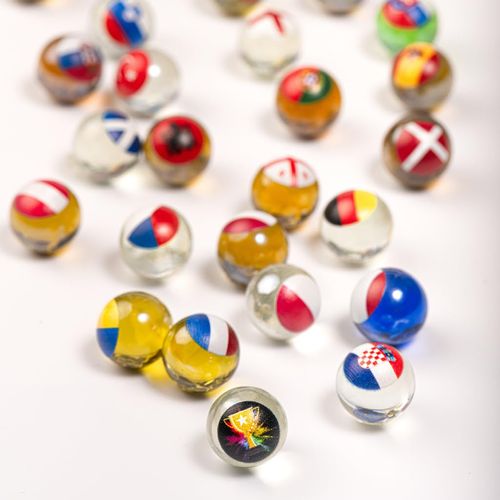 MARBLEFLAGS European Championship 25 Childrens Glass Marbles with World Cup Flags 16mm Ideal for Marble Runs and Marble Races