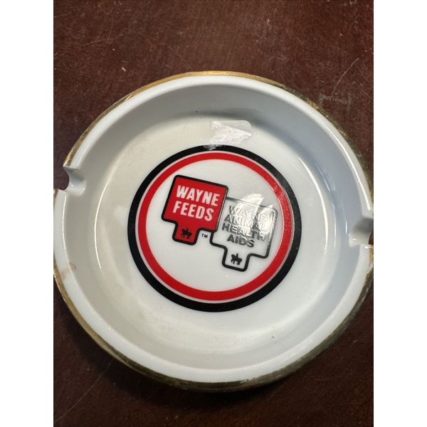 Vintage Wayne Feeds Animal Health Aids Glass Ash Tray White (131)