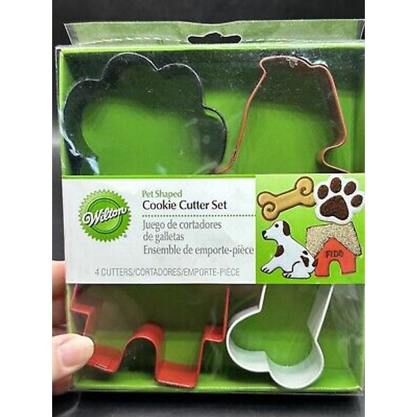 Wilton Pet Shaped Cookie Cutters Dog, Bone, Paw, Doghouse Metal Set of 4 *NEW*