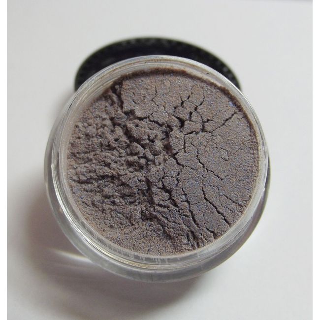 Pretty Girl Loose Mineral Eye Shadow:  Illusions