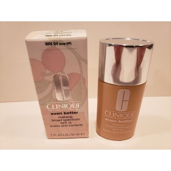 Clinique- Even Better Makeup Evens And Corrects - BS SPF 15 ~WN04 Bone~NIB