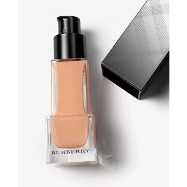 Burberry Cashmere Foundation Rosy Nude No. 31 SPF 20 / 1 oz - A Beige Color