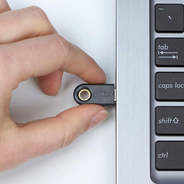 Yubico ユビキー 5C 認証 セキュリティキー YubiKey USB-C Type-C いたずら防止 二要素認証 2FA FIDO認証 ブラック 輸入品