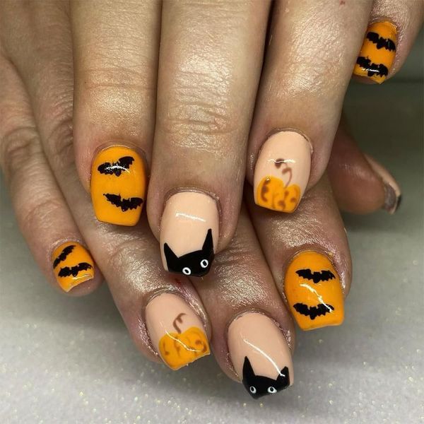 24pcs Halloween Nails, Halloween False Nails Short Press on Nails Orange Pumpkin Black Bat Stick on Nails Removable Glue-on Fake Nails Acrylic Nails, Halloween Nail Art Accessories Gifts for Women