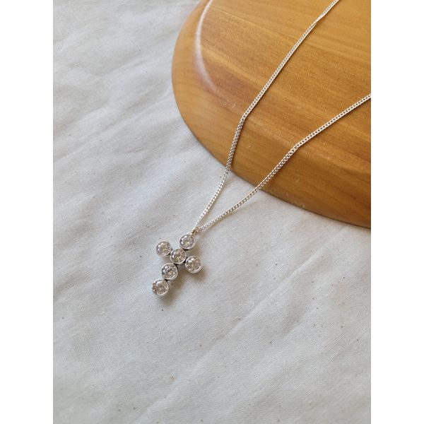 Point Cubic Cross Silver Necklace