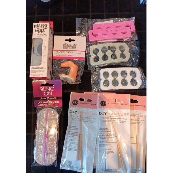 10pc Manicure Kit/Rhinestones/messy mat/toe Separators/Practice Nail (MK27/1)